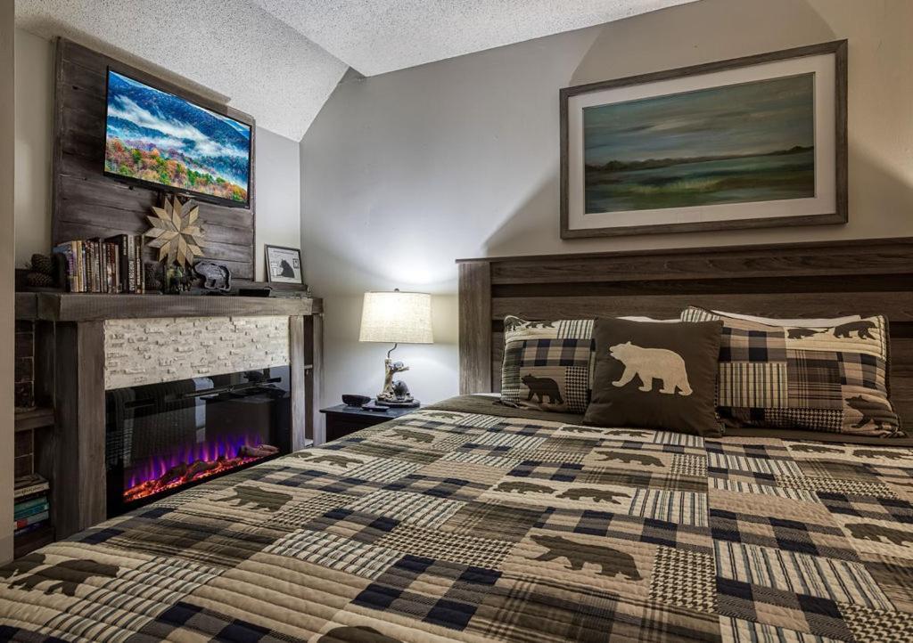 Moonshine Chalet, Hot Tub, Pool Access, Wifi, 1089 Free Tickets Each Paid Day, Dollywood And More Гатлинбург Экстерьер фото