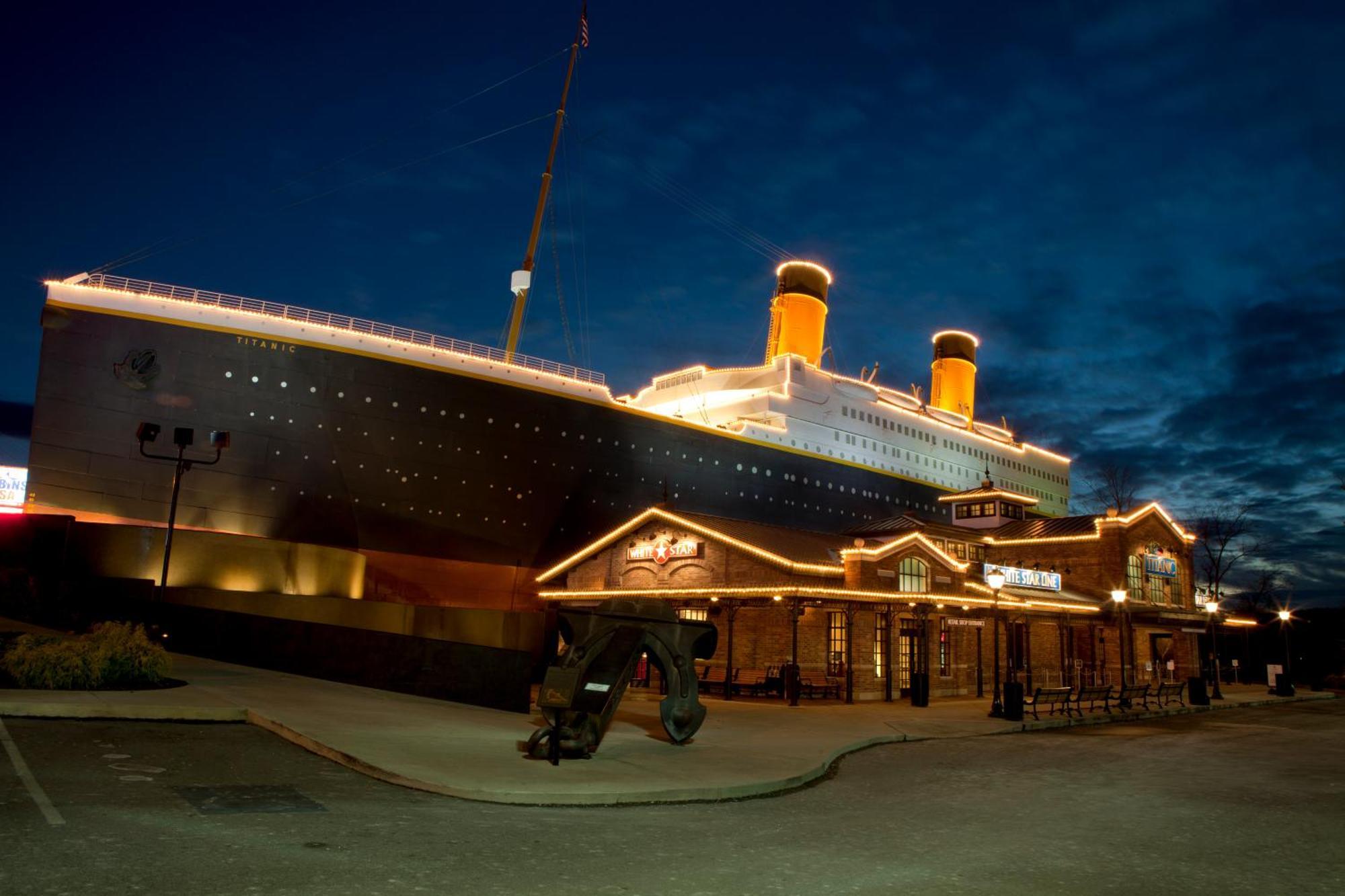 Moonshine Chalet, Hot Tub, Pool Access, Wifi, 1089 Free Tickets Each Paid Day, Dollywood And More Гатлинбург Экстерьер фото