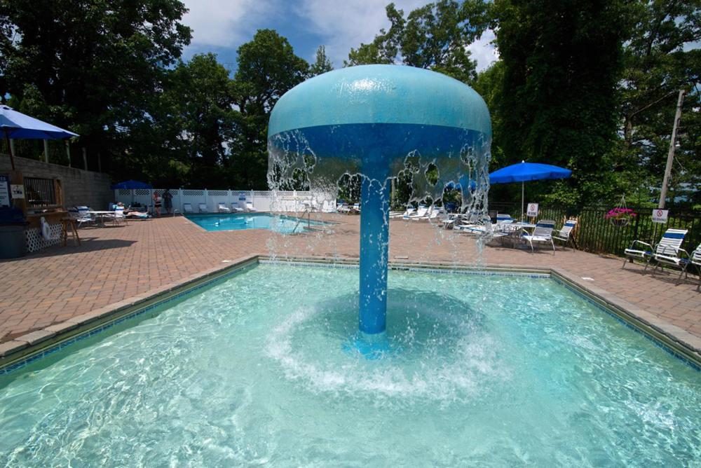 Moonshine Chalet, Hot Tub, Pool Access, Wifi, 1089 Free Tickets Each Paid Day, Dollywood And More Гатлинбург Экстерьер фото